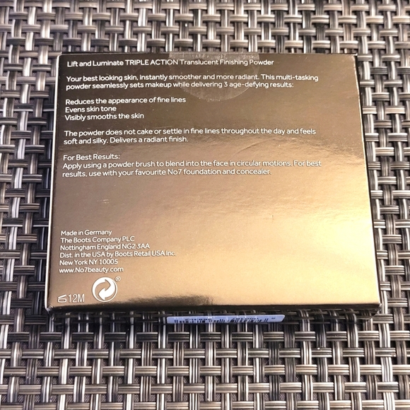 No.7 Brand LIFT & LUMINATE TRIPLE ACTION TRANSLUCENT FINISHING POWDER - NEW - Picture 2 of 2